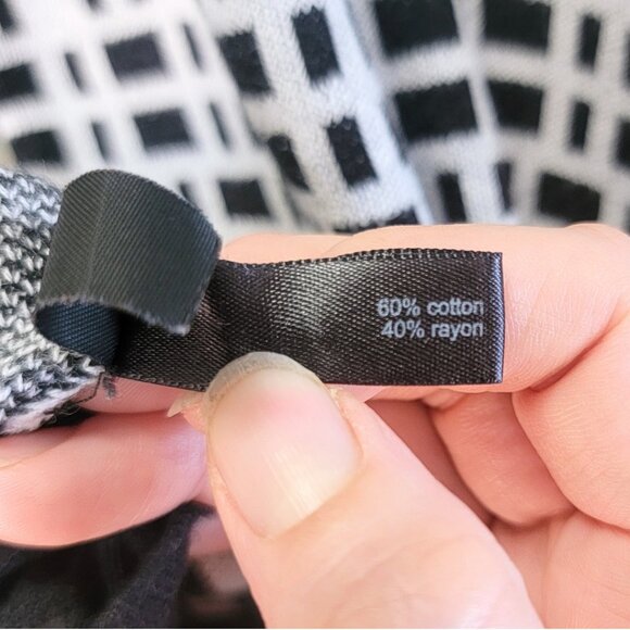 The Limited Black & White Sweater | Size: Med - Picture 8 of 8